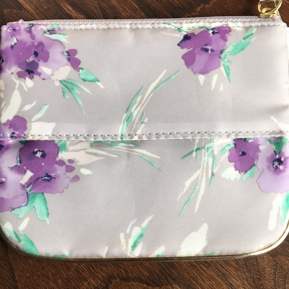 Small cosmetic pouch NWT - Picture 2 of 3